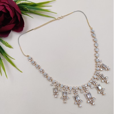 White Topaz Shimmering Necklace Set 